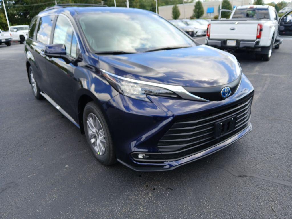 new 2025 Toyota Sienna car, priced at $50,254