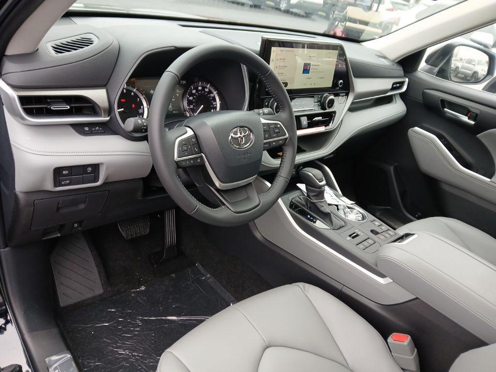 new 2026 Toyota Highlander car, priced at $48,673