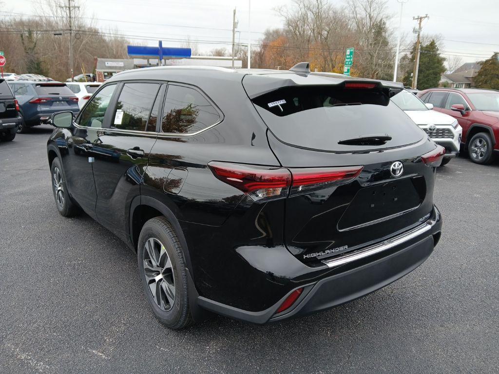 new 2026 Toyota Highlander car, priced at $48,673