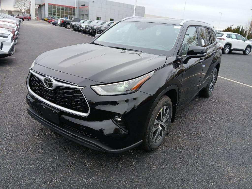 new 2026 Toyota Highlander car, priced at $48,673