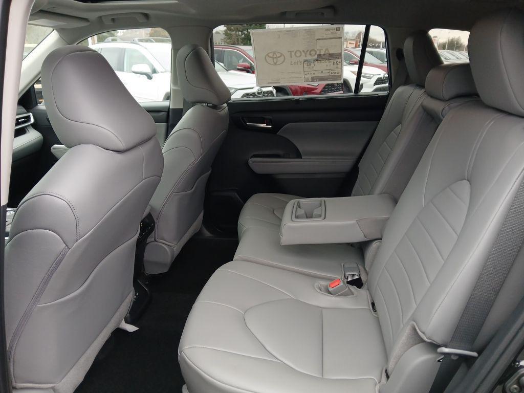 new 2026 Toyota Highlander car, priced at $48,673