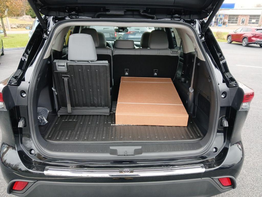 new 2026 Toyota Highlander car, priced at $48,673