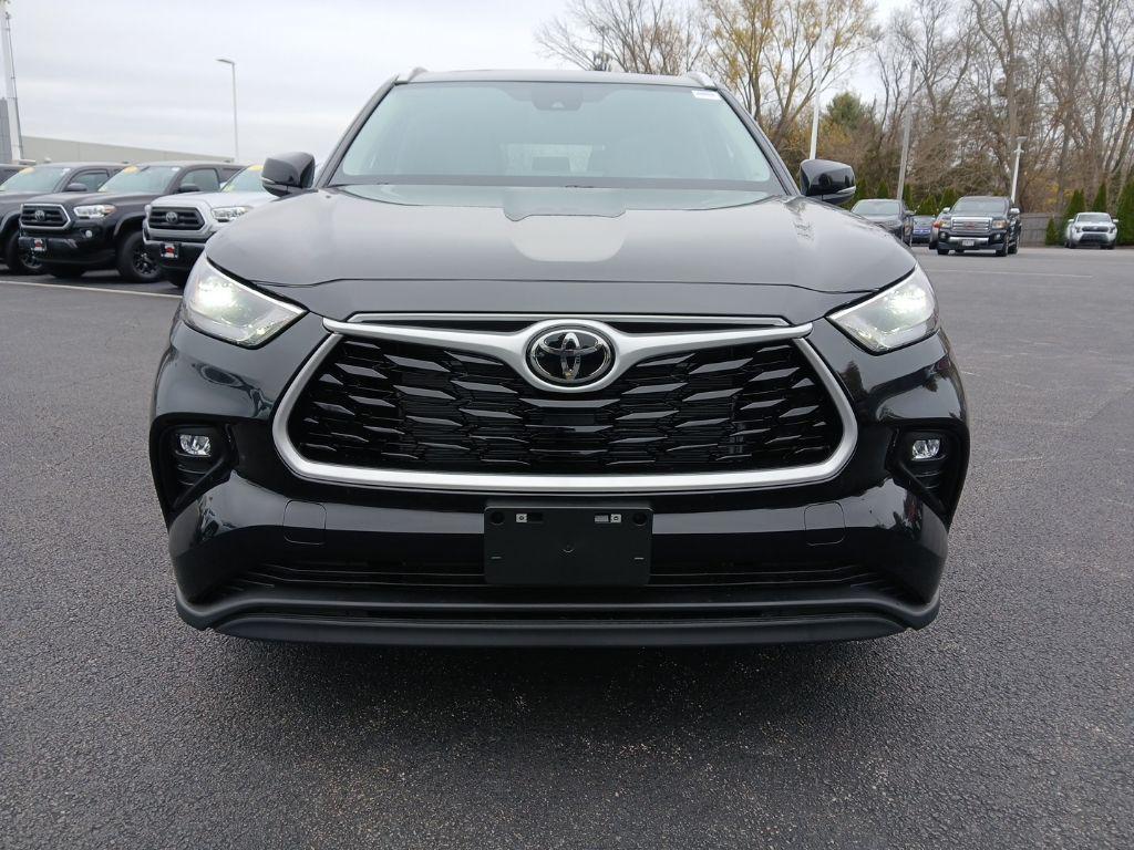 new 2026 Toyota Highlander car, priced at $48,673