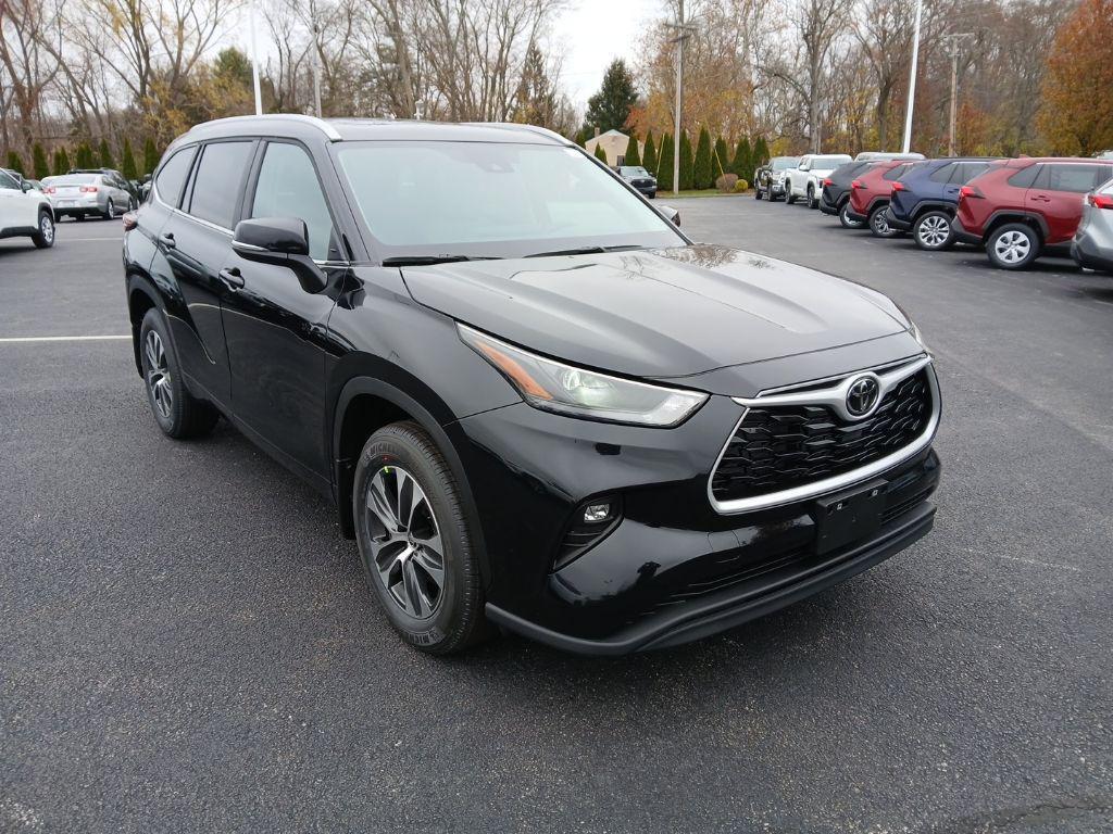 new 2026 Toyota Highlander car, priced at $48,673