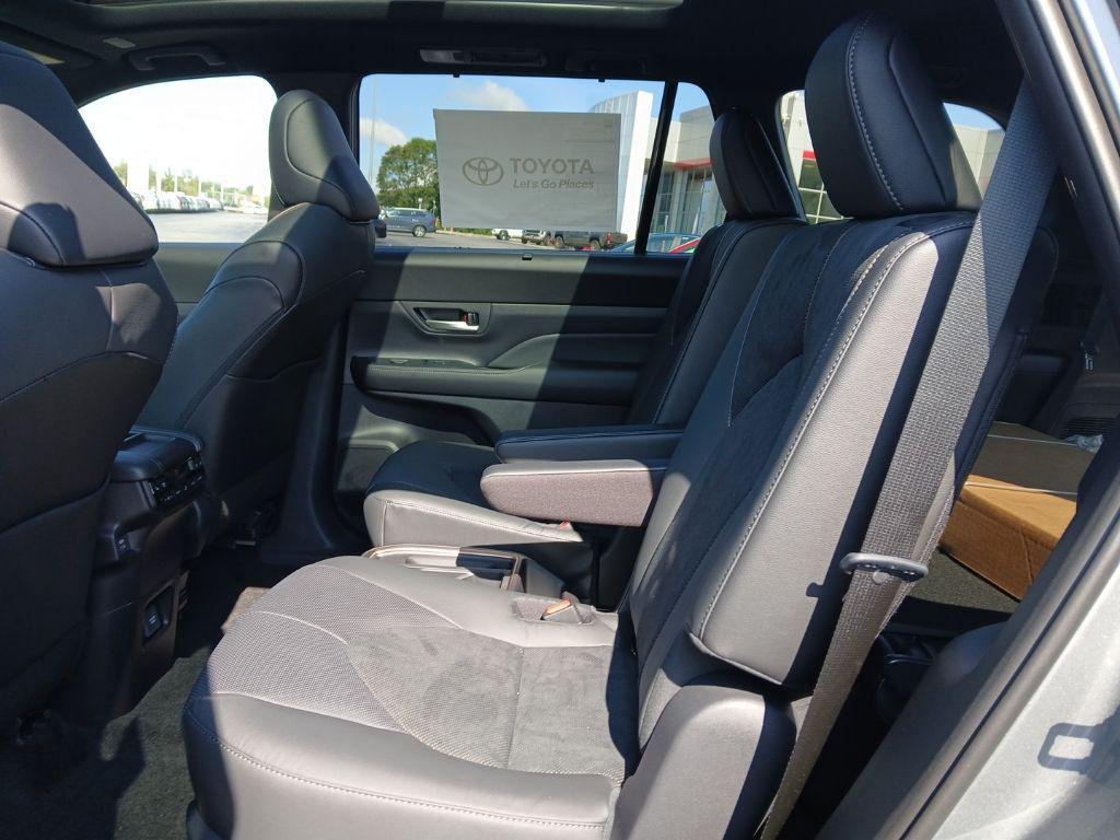 new 2025 Toyota Grand Highlander Hybrid car, priced at $62,248