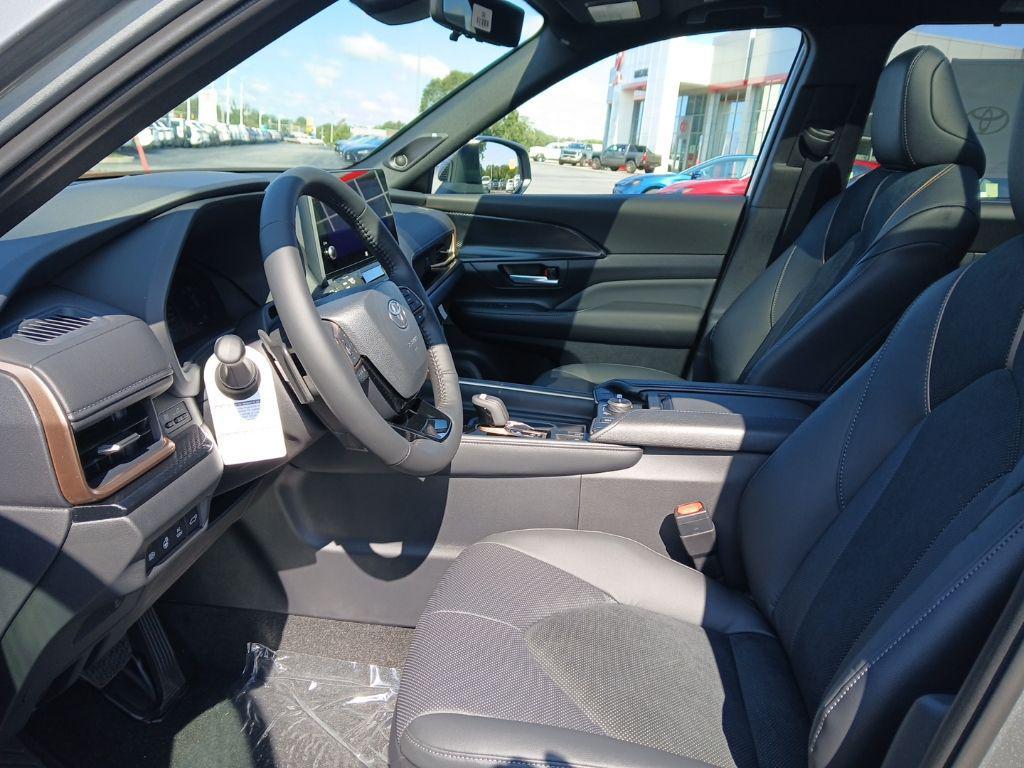 new 2025 Toyota Grand Highlander Hybrid car, priced at $62,248