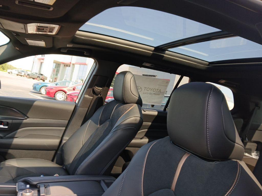 new 2025 Toyota Grand Highlander Hybrid car, priced at $62,248