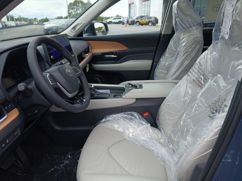 new 2026 Toyota Grand Highlander car, priced at $55,638