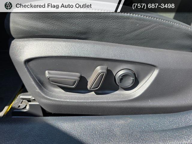 used 2022 Toyota Camry Hybrid car, priced at $26,481