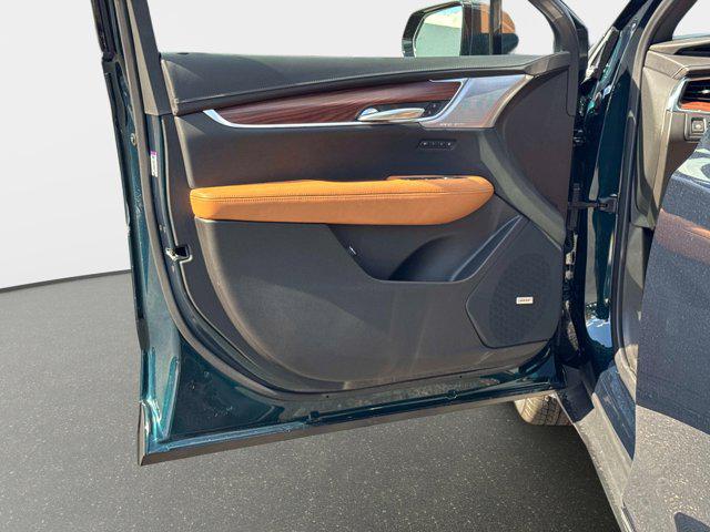 new 2025 Cadillac XT5 car, priced at $54,439