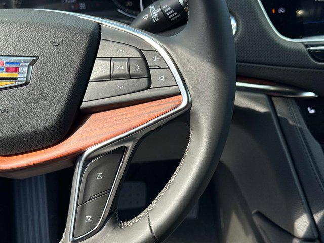 new 2025 Cadillac XT5 car, priced at $54,439