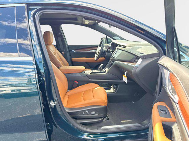 new 2025 Cadillac XT5 car, priced at $54,439