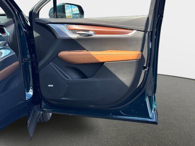 new 2025 Cadillac XT5 car, priced at $54,439