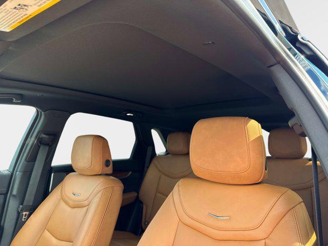 new 2025 Cadillac XT5 car, priced at $54,439