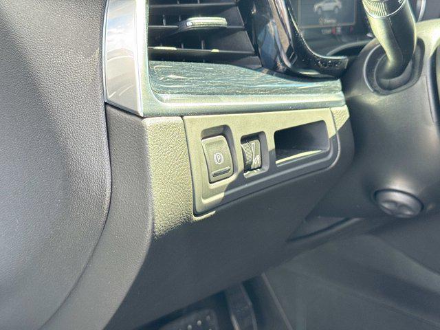 used 2024 Cadillac XT5 car, priced at $43,900