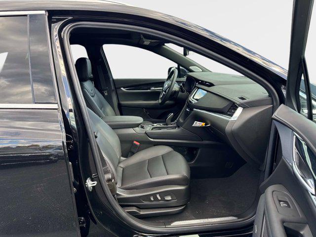 new 2025 Cadillac XT5 car, priced at $56,714