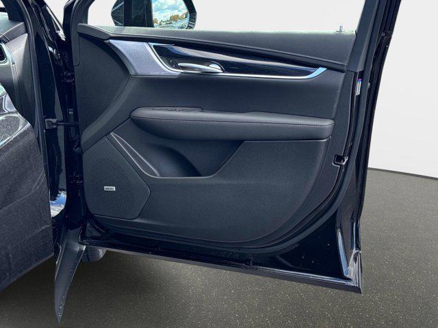 new 2025 Cadillac XT5 car, priced at $56,714