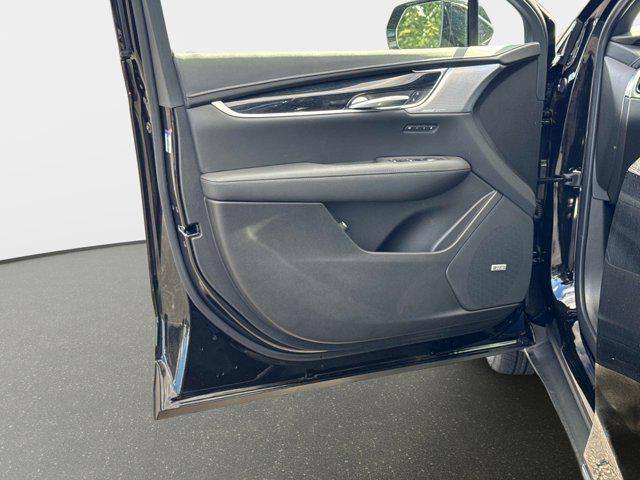 new 2025 Cadillac XT5 car, priced at $56,714