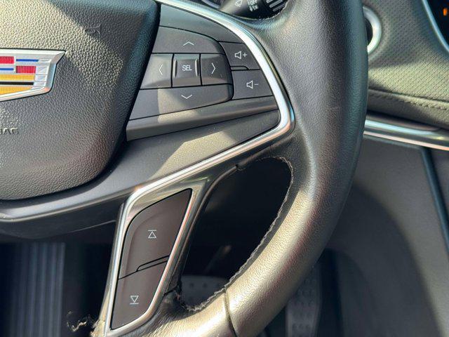 used 2023 Cadillac XT5 car, priced at $28,400
