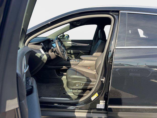 used 2023 Cadillac XT5 car, priced at $28,400
