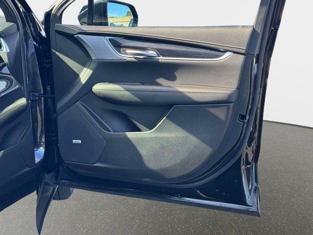 used 2025 Cadillac XT5 car, priced at $44,000