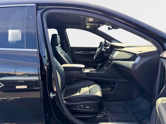 used 2025 Cadillac XT5 car, priced at $44,000