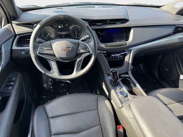 used 2025 Cadillac XT5 car, priced at $44,000