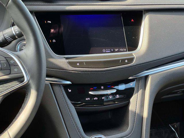 used 2025 Cadillac XT5 car, priced at $44,000