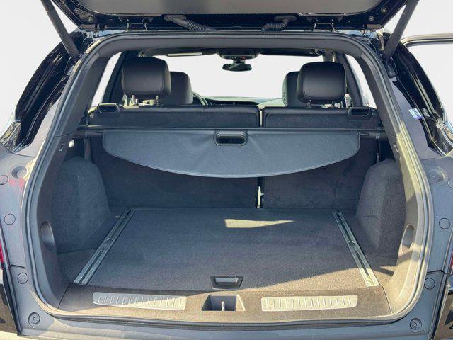 used 2025 Cadillac XT5 car, priced at $44,000