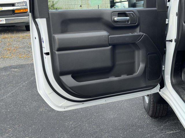 new 2025 Chevrolet Silverado 3500 car, priced at $50,654