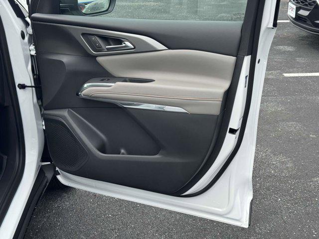 new 2025 Chevrolet Traverse car, priced at $44,816