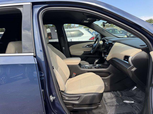 used 2022 Chevrolet Traverse car, priced at $23,500