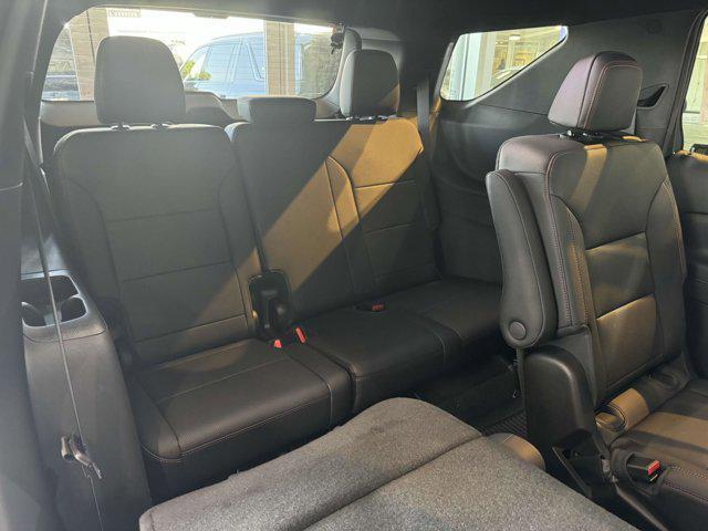 new 2025 Chevrolet Traverse car, priced at $51,035