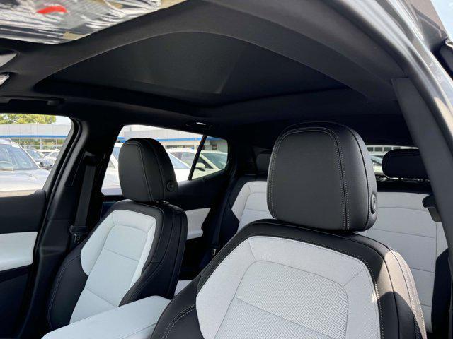 new 2025 Chevrolet Equinox EV car, priced at $39,228