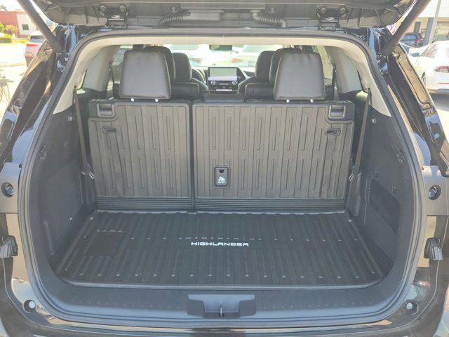 new 2025 Toyota Highlander car, priced at $57,362