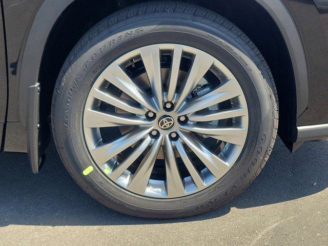 new 2025 Toyota Highlander car, priced at $57,362