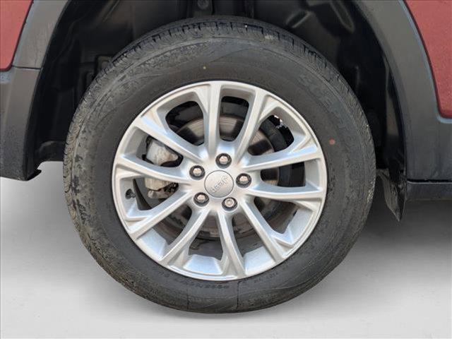 used 2021 Jeep Cherokee car, priced at $13,555