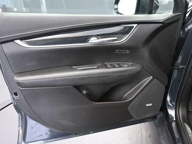 used 2022 Cadillac XT5 car, priced at $28,242