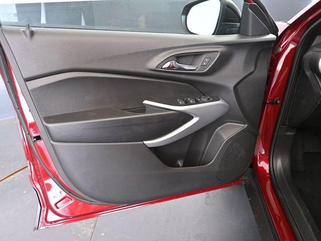 new 2025 Chevrolet Trax car