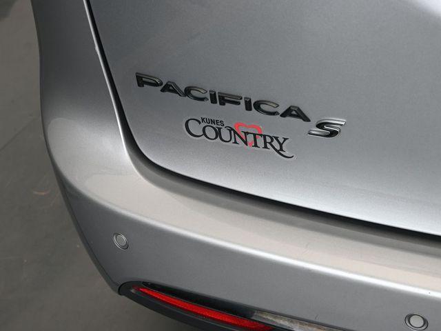 used 2020 Chrysler Pacifica car, priced at $23,943
