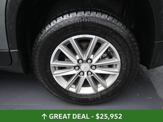 used 2023 Chevrolet Traverse car, priced at $25,952