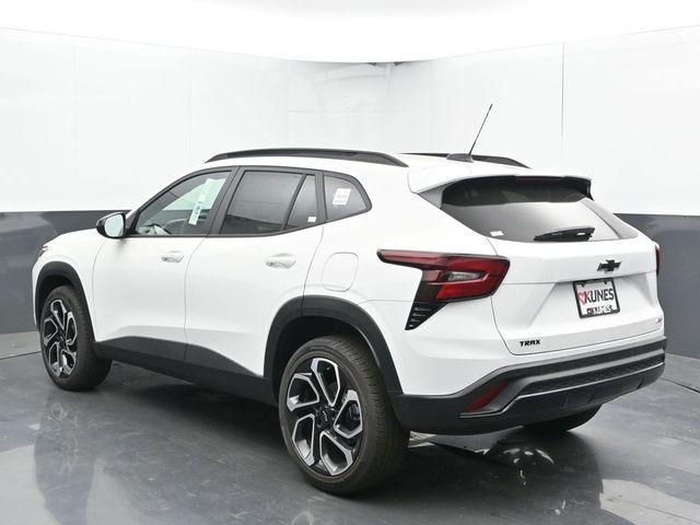 new 2025 Chevrolet Trax car, priced at $26,033