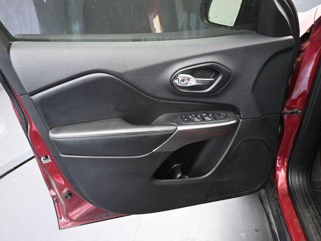 used 2019 Jeep Cherokee car, priced at $4,999