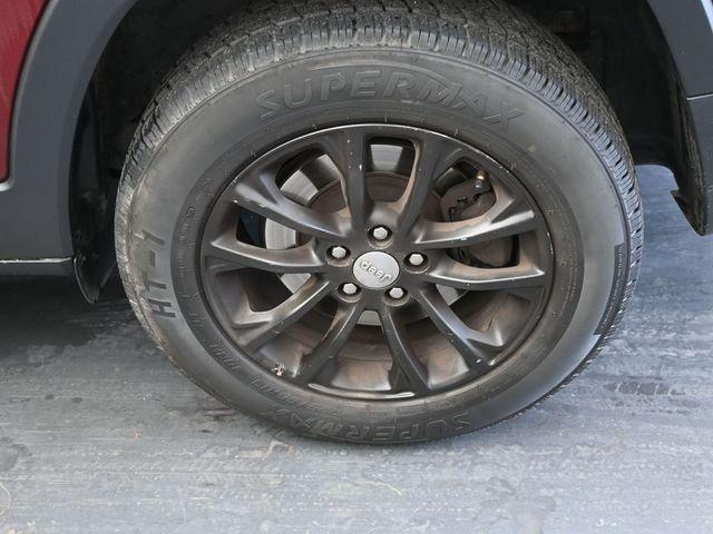 used 2019 Jeep Cherokee car, priced at $4,999