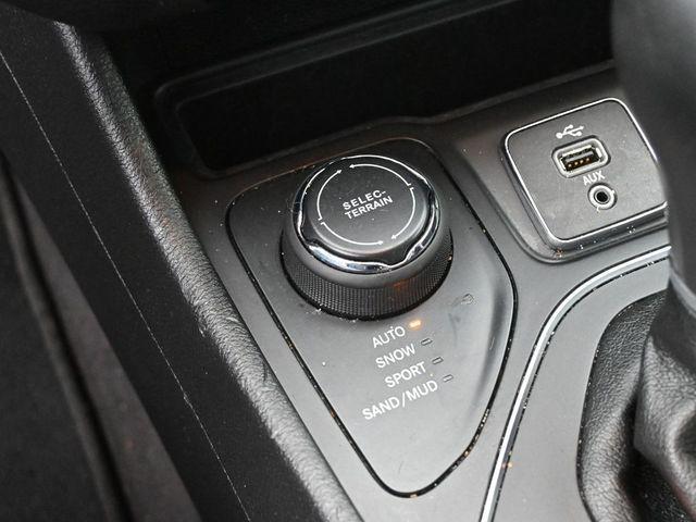 used 2019 Jeep Cherokee car, priced at $4,999