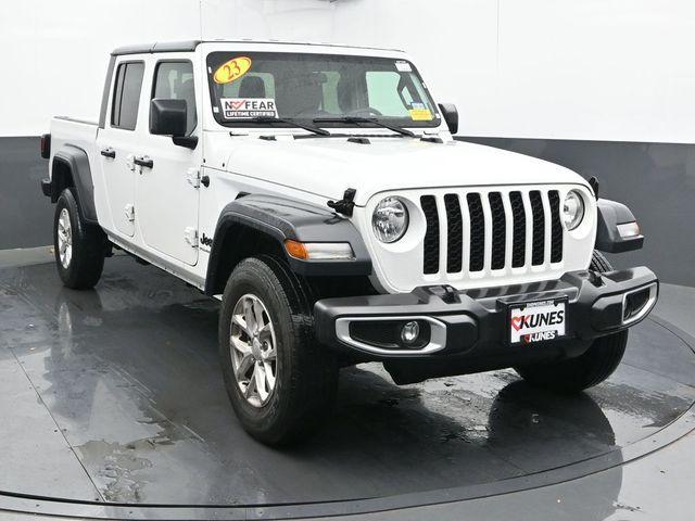 used 2023 Jeep Gladiator car, priced at $31,275