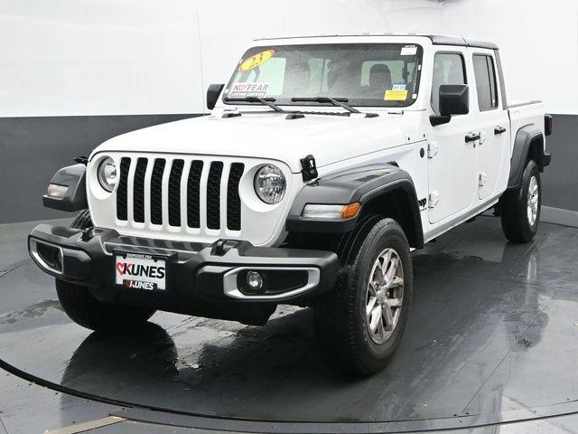 used 2023 Jeep Gladiator car, priced at $31,275