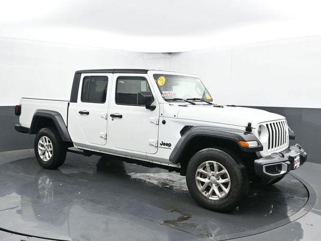 used 2023 Jeep Gladiator car, priced at $31,275