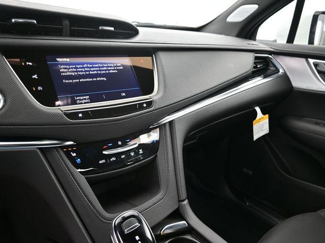 new 2025 Cadillac XT5 car, priced at $61,560