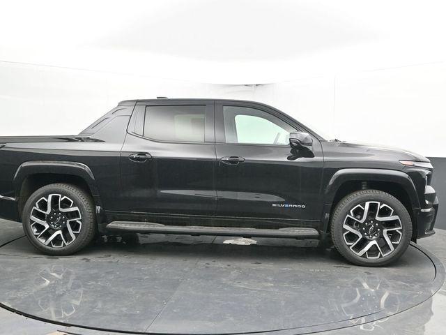 new 2025 Chevrolet Silverado EV car, priced at $90,811